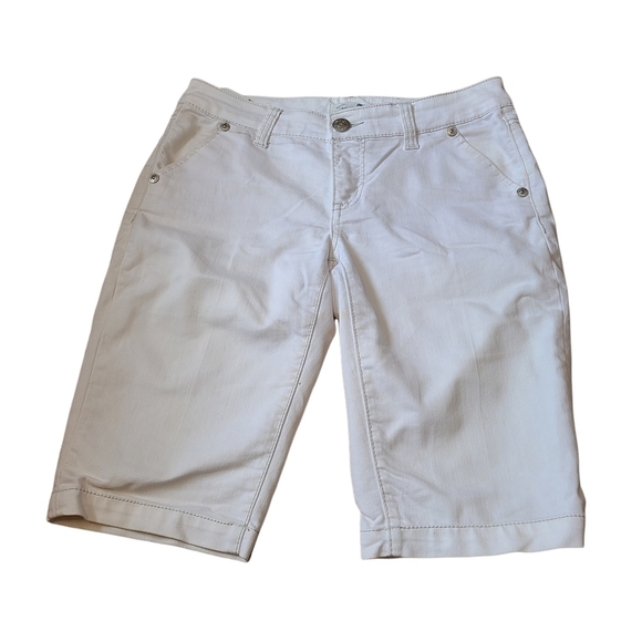 Seven 7 ladies Sz.10 white mid rise knee length jean shorts casual denimcore - Picture 1 of 9